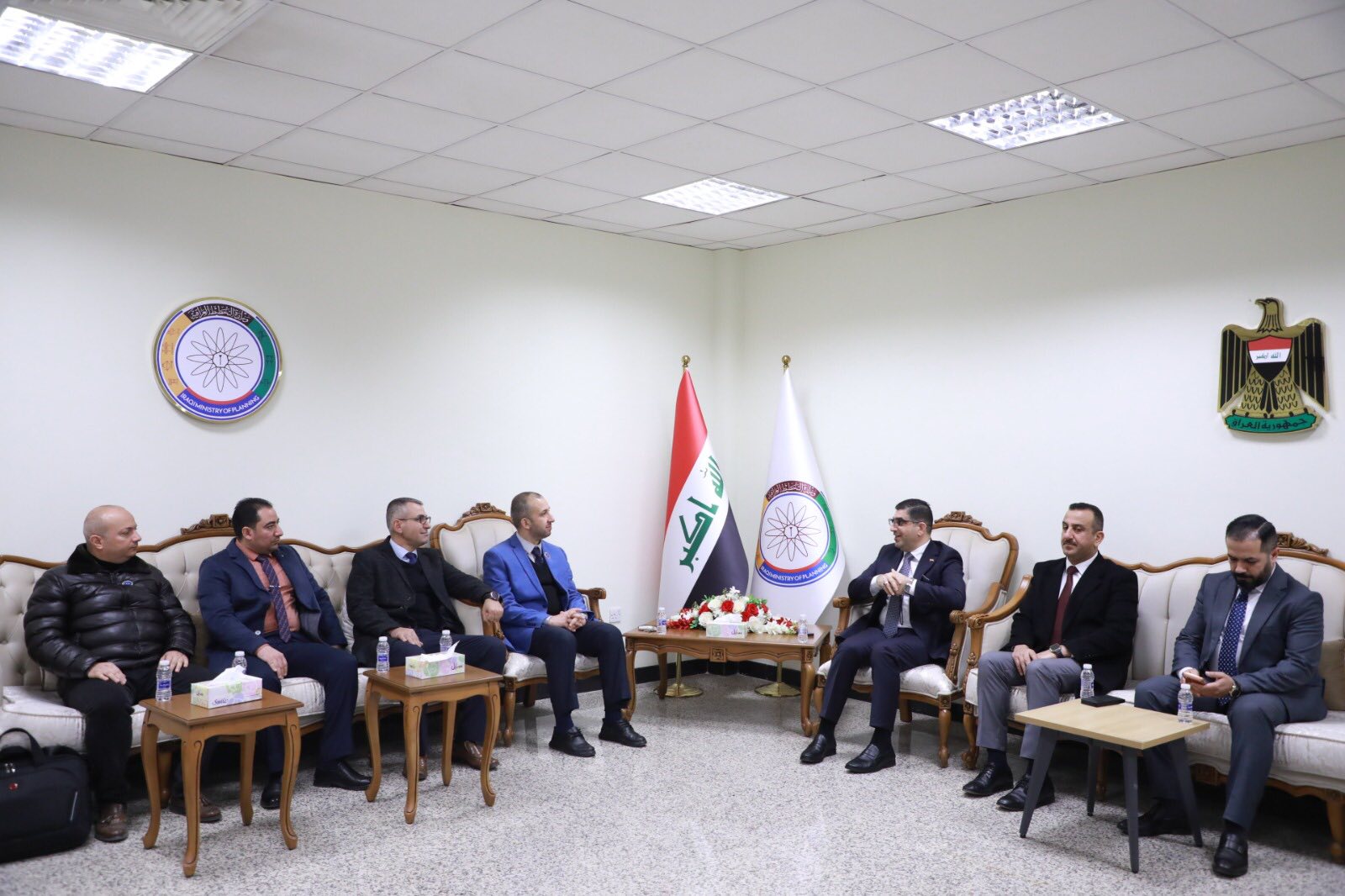 وفد كلية التميز داخل مبنى هيأة الإحصاء ونظم المعلومات الجغرافية