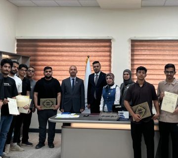 عميد كلية التميز يكرم الفرق الطلابية الفائزة بمراكز متقدمة في هاكاثون علم البيانات